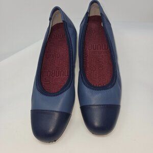 Munro Women’s Danielle Flat in Blue Combo, Size 8.5M